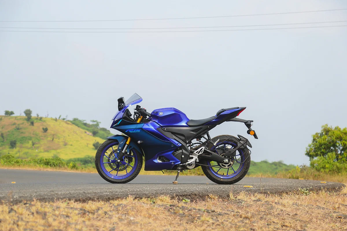 Pulsar-এর মার্কেট গাউন করতে আসছে Yamaha-র নতুন R15, কিলার লুক দেখেই প্রেমে পড়ে যাবেন Pulsar-এর মার্কেট গাউন করতে আসছে Yamaha-র নতুন R15, কিলার লুক দেখেই প্রেমে পড়ে যাবেন