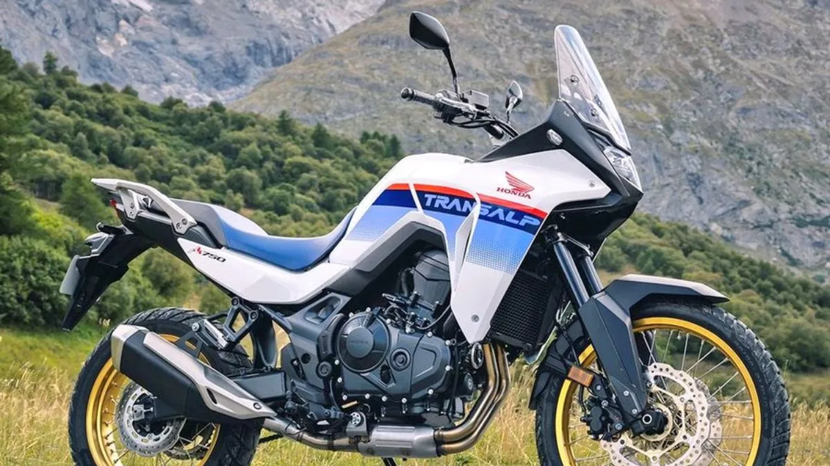 Honda XL750 Transalp VS BMW F 850 GS, দুই বাইকের মধ্যে কে এগিয়ে? পার্থক্য দেখে বিচার করুন Honda XL750 Transalp VS BMW F 850 GS, দুই বাইকের মধ্যে কে এগিয়ে? পার্থক্য দেখে বিচার করুন