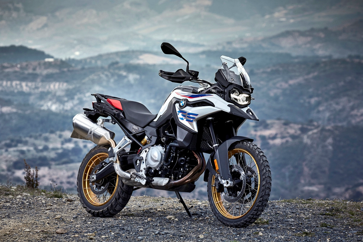 Honda XL750 Transalp VS BMW F 850 GS, দুই বাইকের মধ্যে কে এগিয়ে? পার্থক্য দেখে বিচার করুন Honda XL750 Transalp VS BMW F 850 GS, দুই বাইকের মধ্যে কে এগিয়ে? পার্থক্য দেখে বিচার করুন